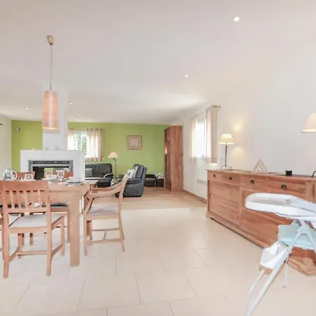 Holiday home Awesome In With Kitchen