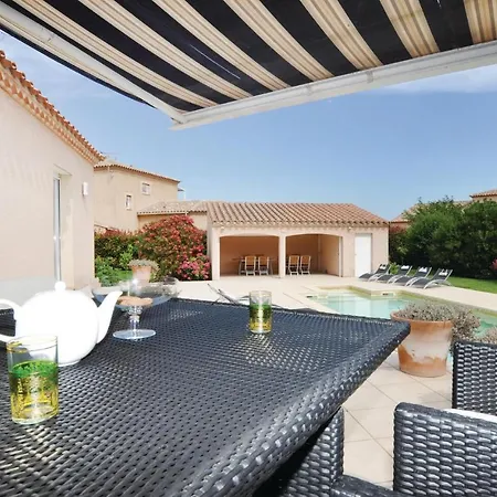 Awesome In With Kitchen Holiday home