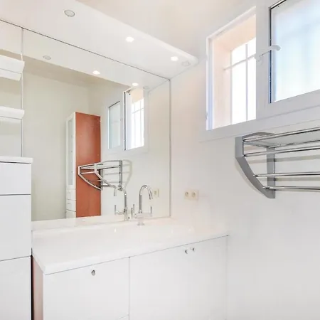 Awesome In With Kitchen Holiday home *