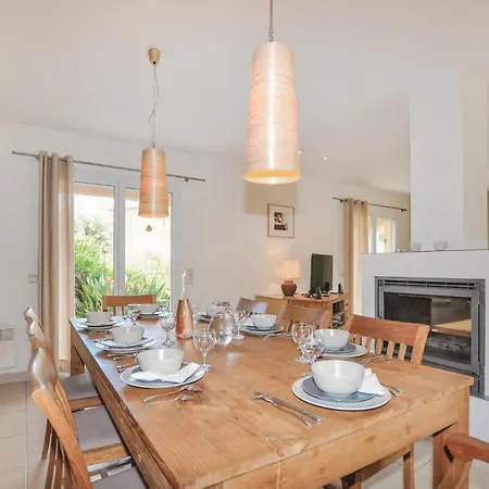 Awesome In With Kitchen Holiday home